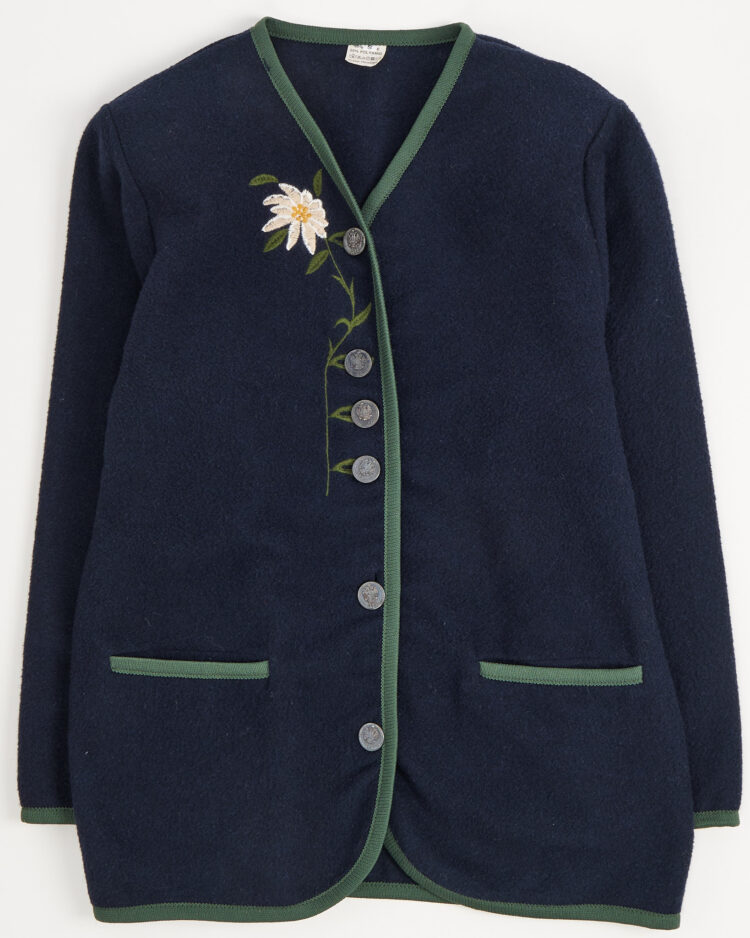 Австрийский жакет с цветочной вышивкой