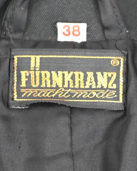 Женское пальто FURNKRANZ с позолоченными пуговицами — изображение 5