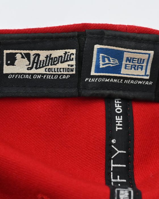Красная мужская бейсболка New Era — изображение 8