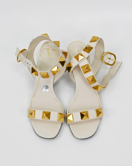Женские босоножки Valentino на каблуке — изображение 2