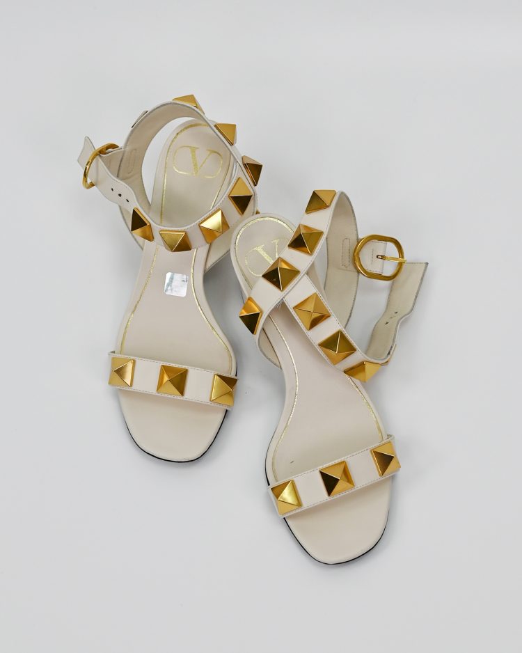 Женские босоножки Valentino на каблуке