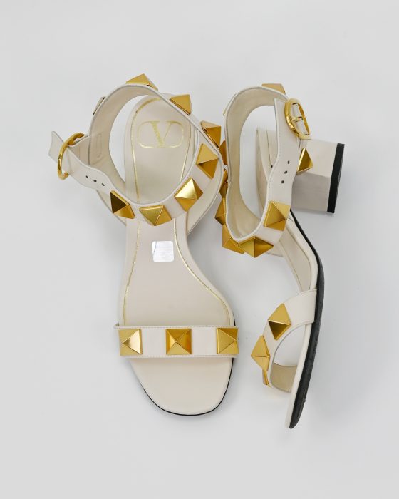 Женские босоножки Valentino на каблуке — изображение 5