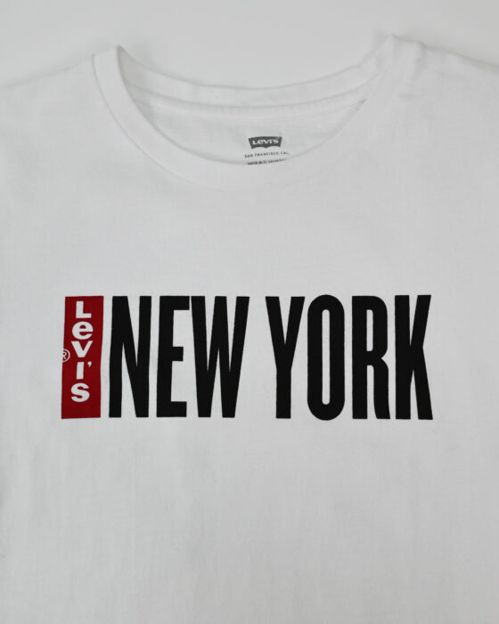 Женская футболка Levi’s “New York” — изображение 4