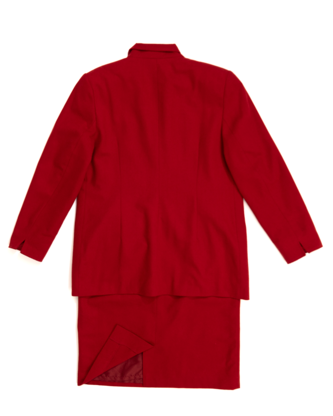 Красный костюм из шерсти — изображение 3