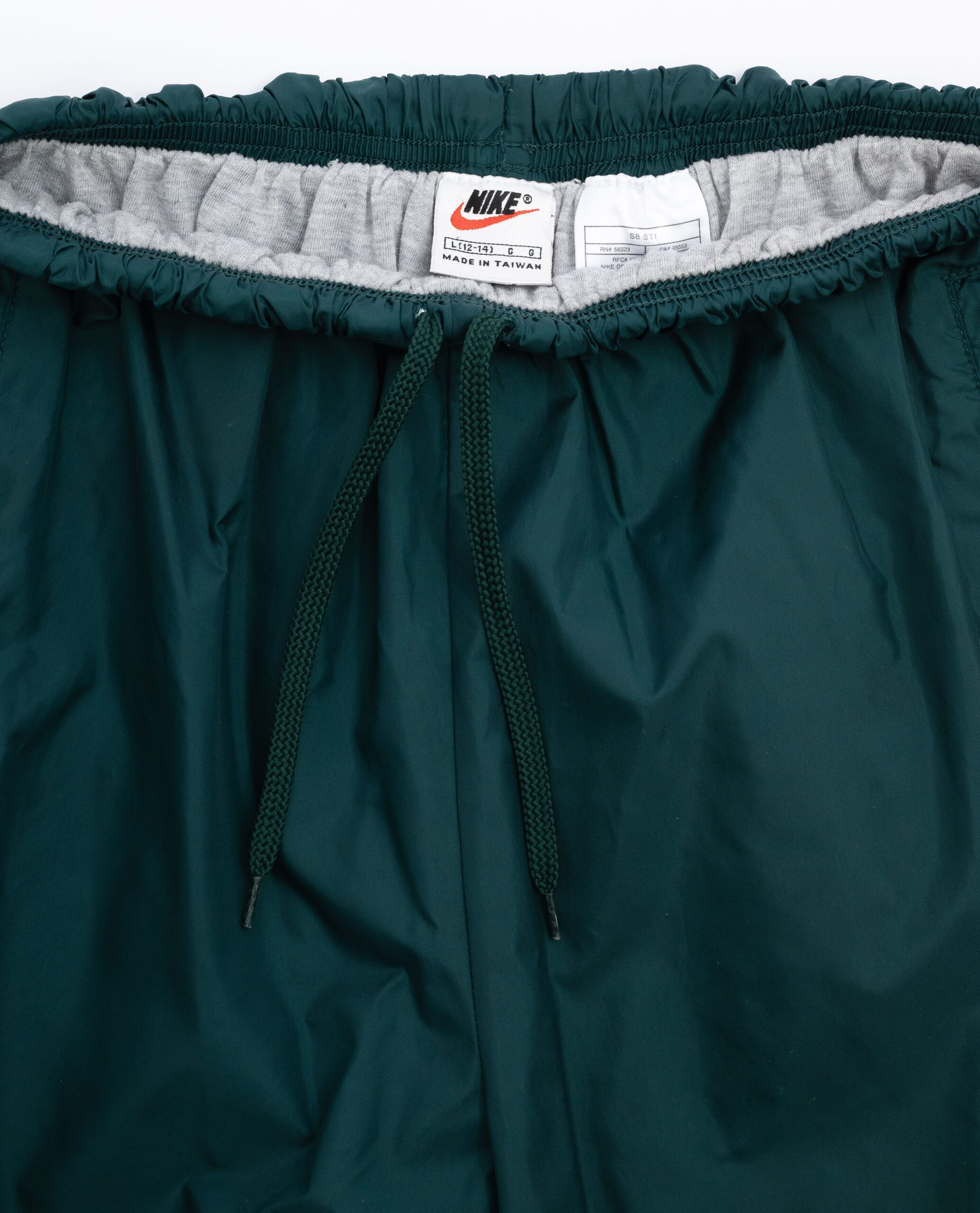 Спортивные штаны Nike — изображение 4