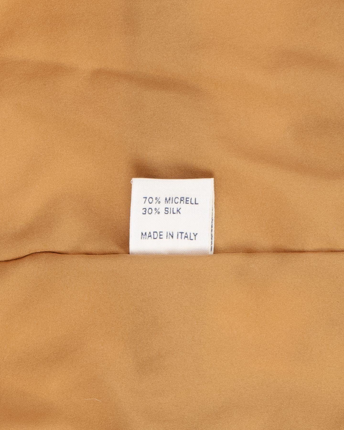 Жилет из натурального меха с капюшоном — изображение 3