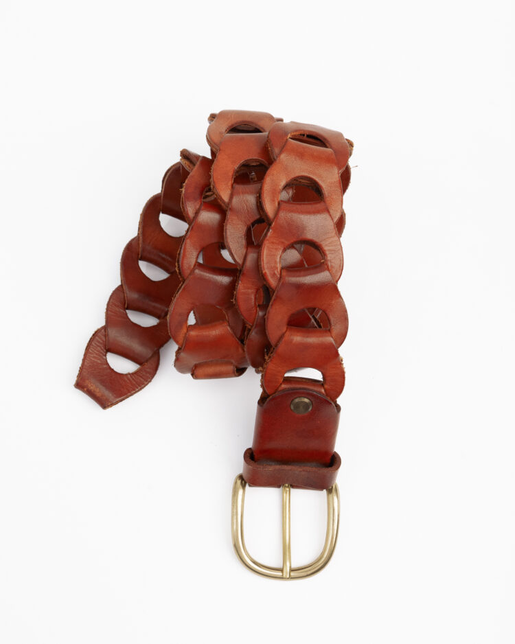 Кожаный ремень с декоративным плетением