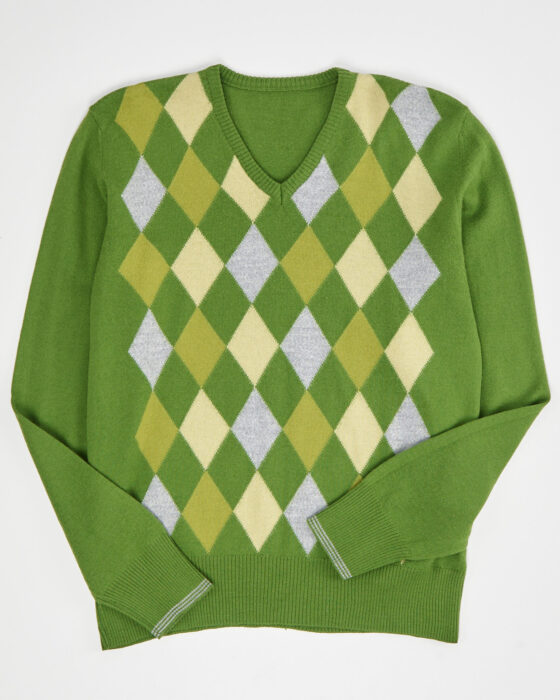 Свитер с ромбами