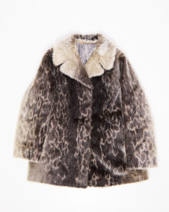 Шуба из нерпы с контрастным воротником