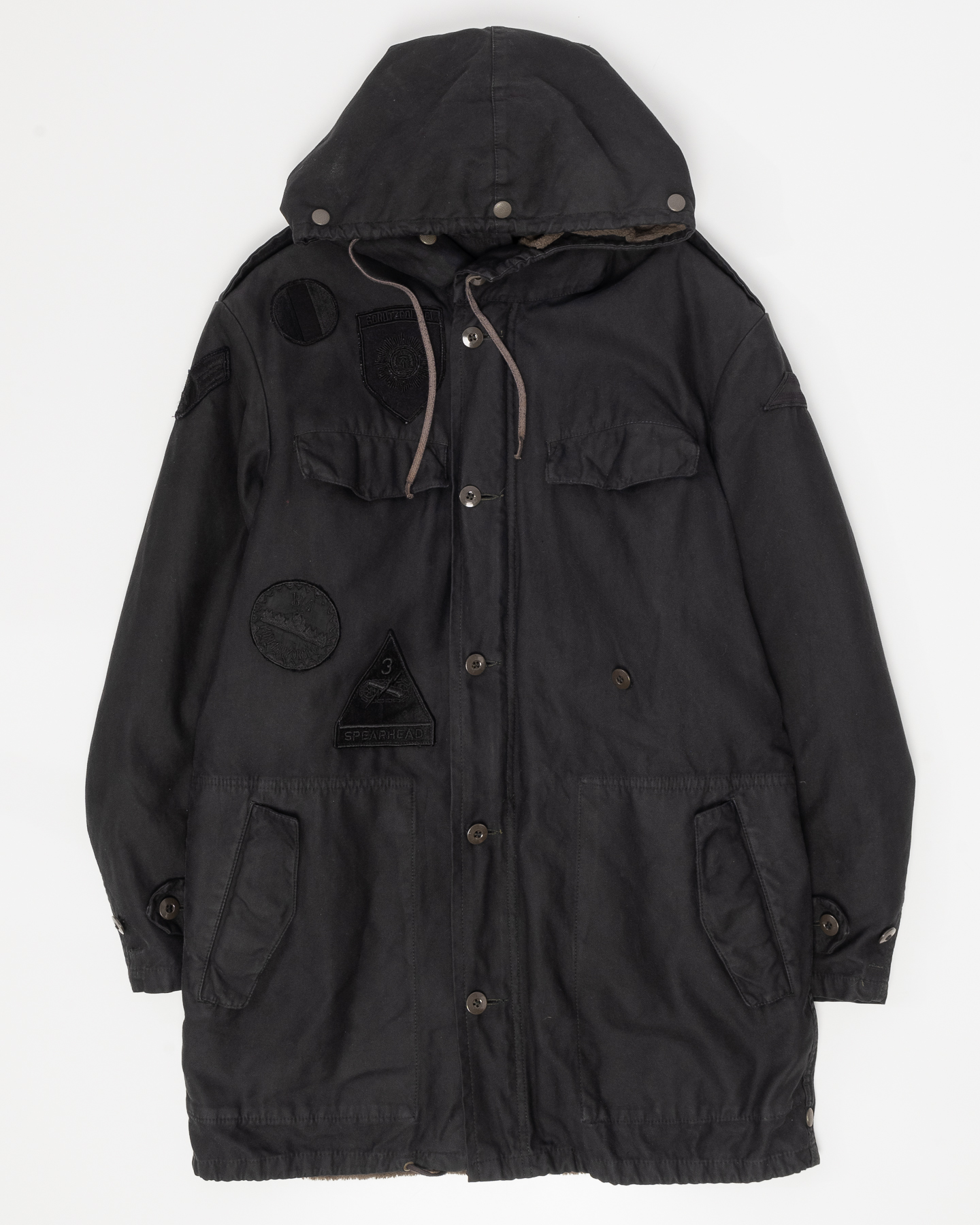 Парка с нашивками и тёплой флисовой подкладкой