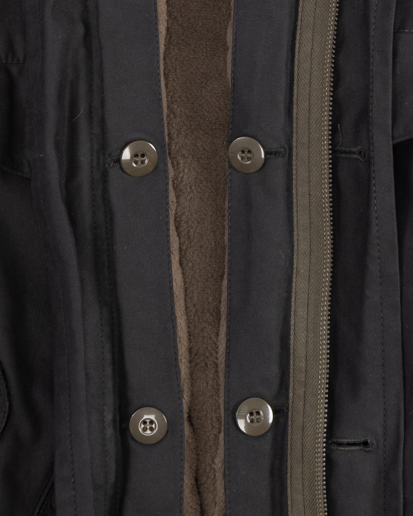 Парка с нашивками и тёплой флисовой подкладкой — изображение 5