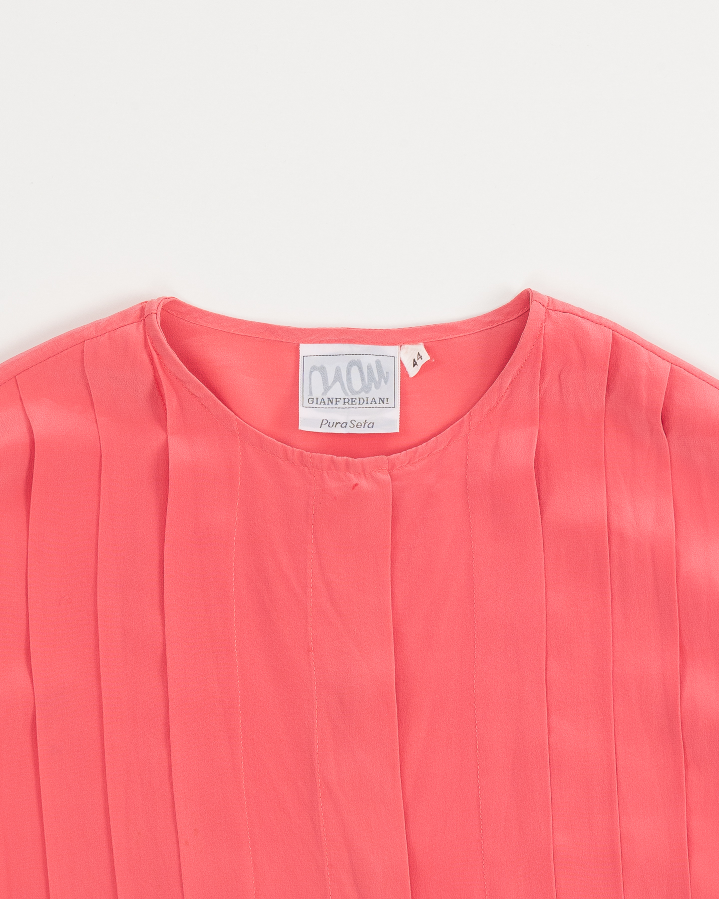 Шёлковая блуза в насыщенном коралловом оттенке — изображение 3