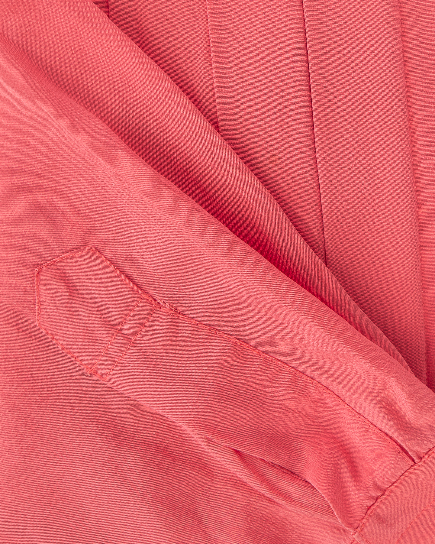 Шёлковая блуза в насыщенном коралловом оттенке — изображение 4