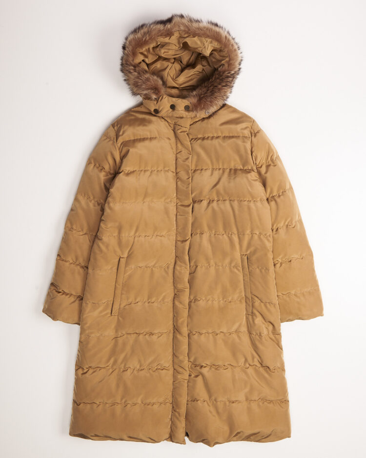 Пуховик Weekend Max Mara с меховой отделкой