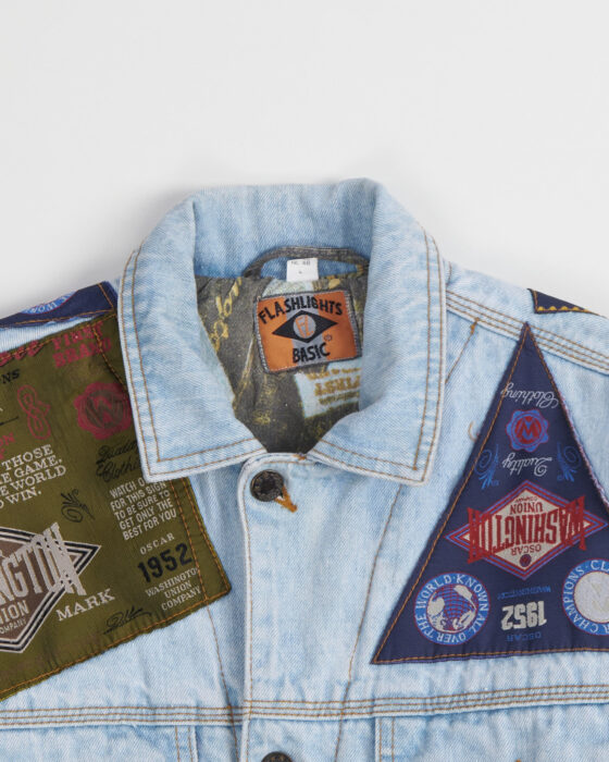 Джинсовая куртка с нашивками Flashlights — фото 2