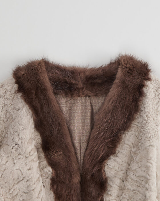 Жакет из каракуля с меховой отделкой — фото 3