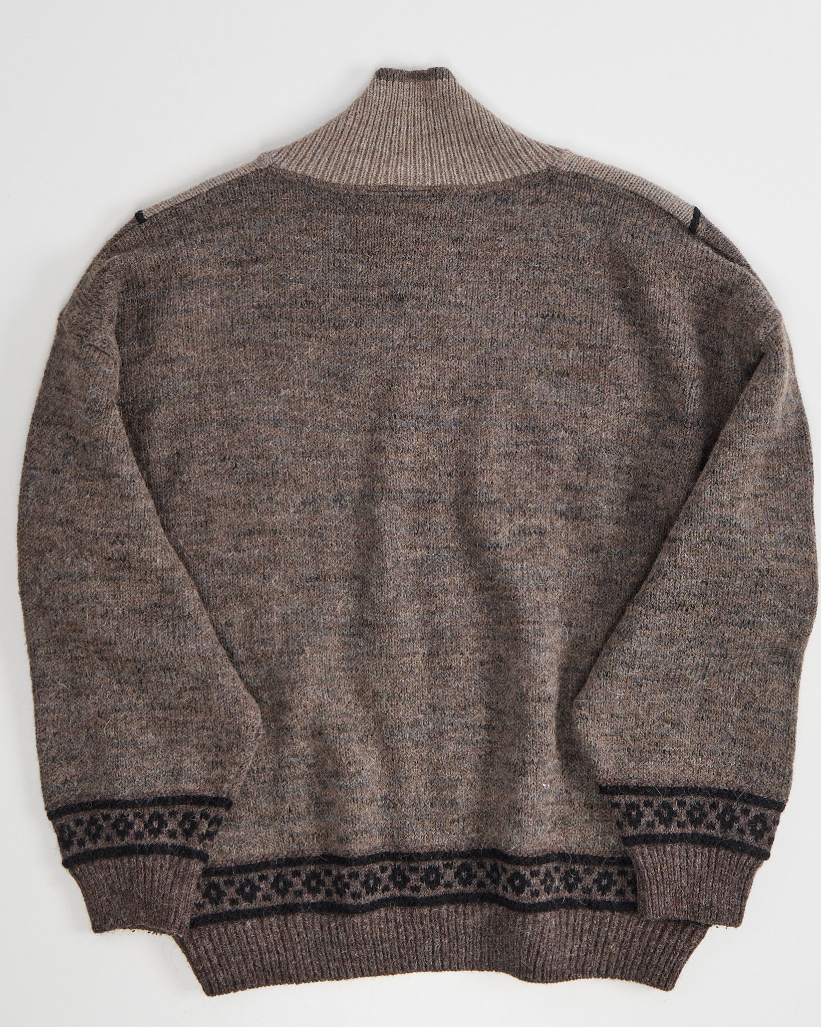 Джемпер с горным мотивом и глубоким воротом — изображение 2