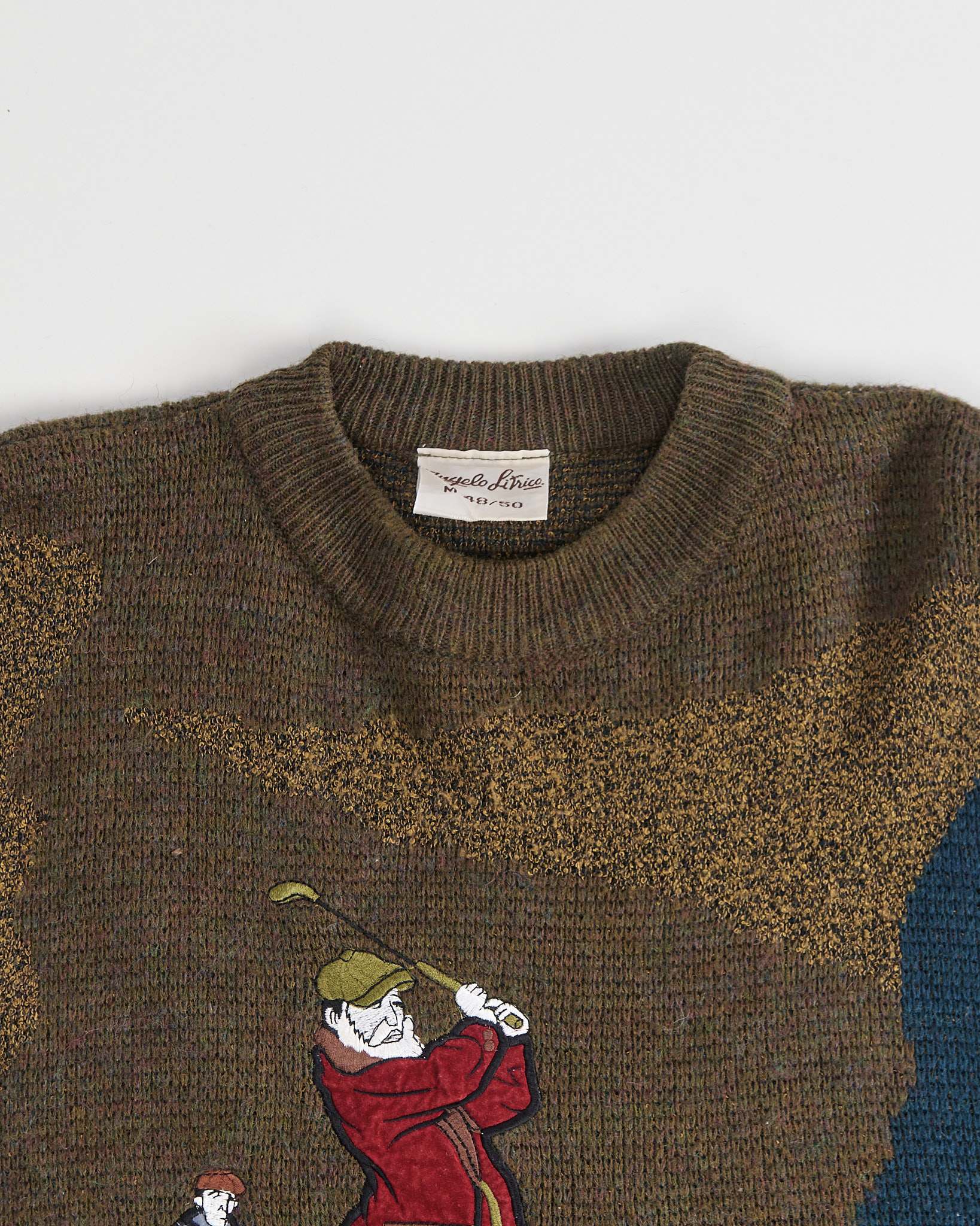 Свитер с аппликацией — изображение 4