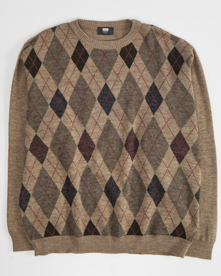 Джемпер с ромбами