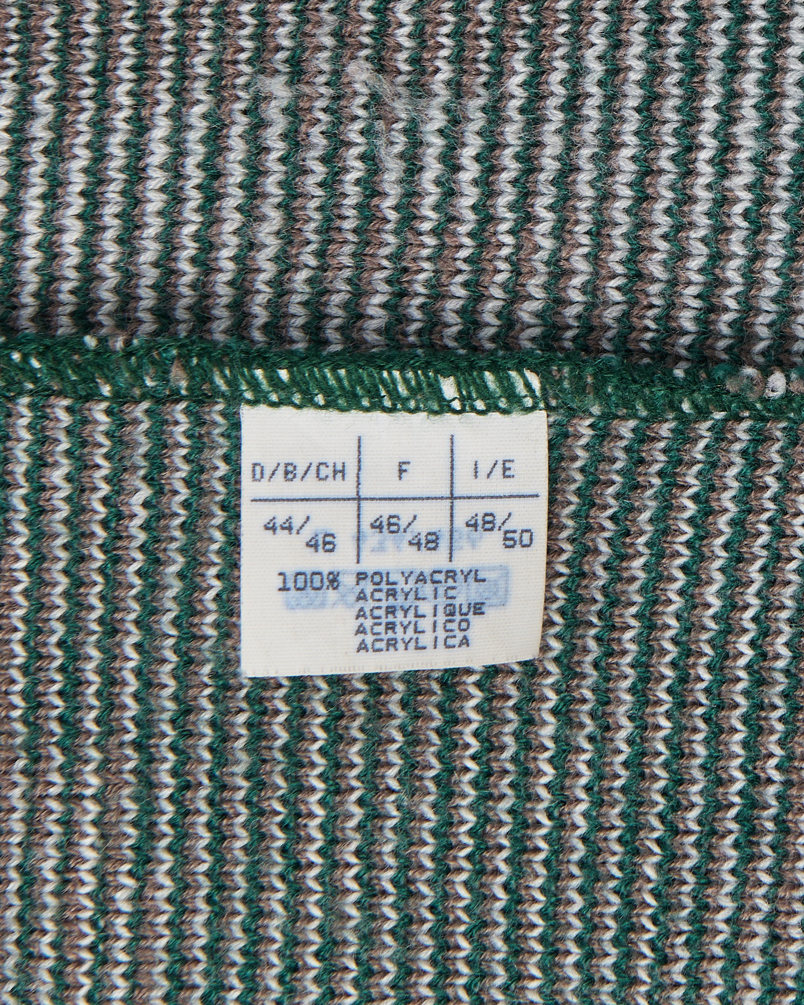 Вязаный свитер с лесным пейзажем — изображение 4