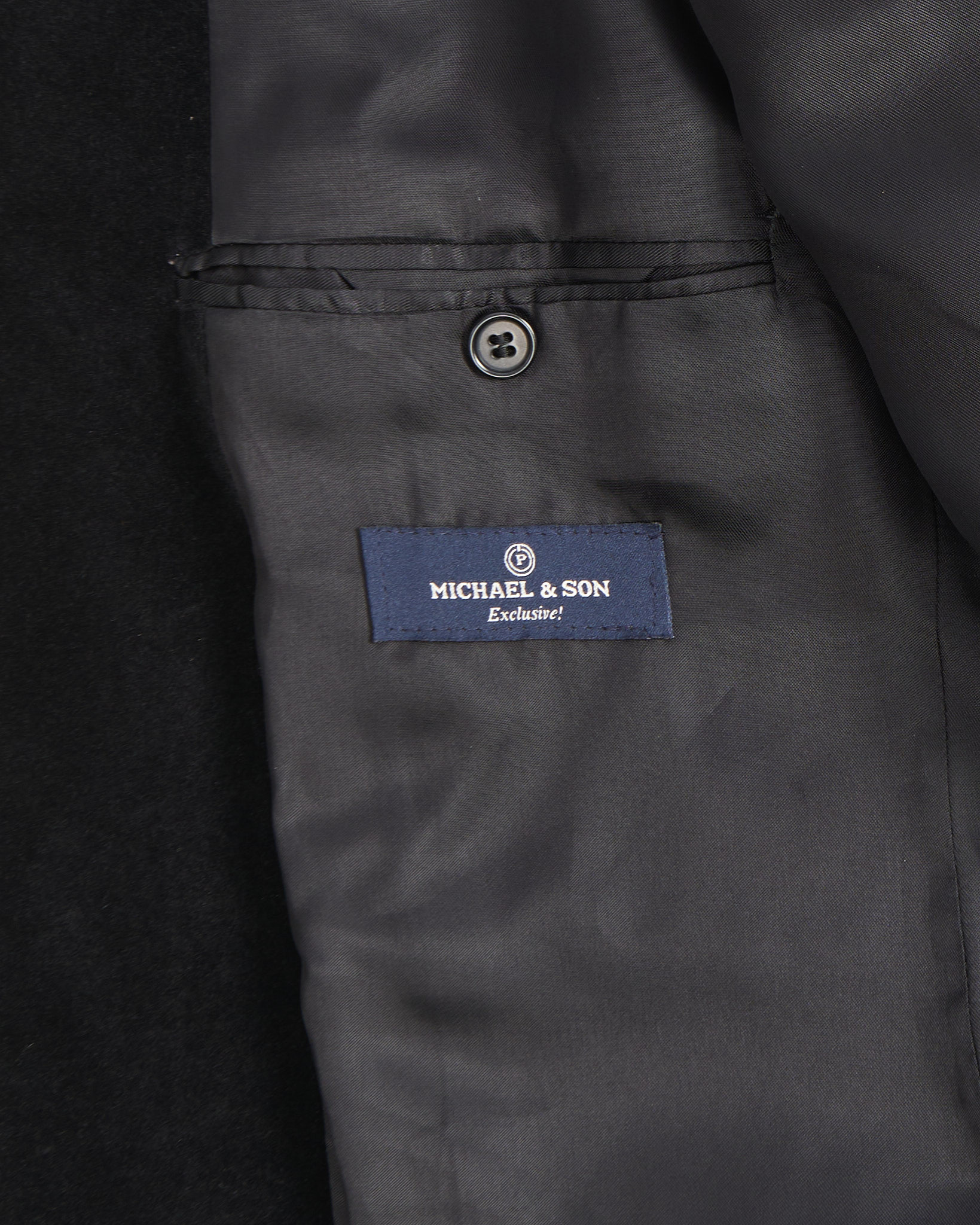 Блейзер из чёрного бархата Michael & Son — изображение 4