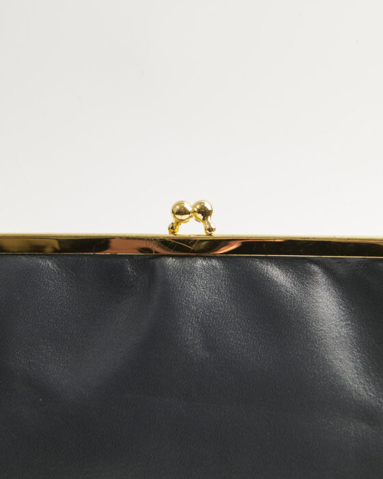 Миниатюрная сумка-клатч из кожи — фото 2