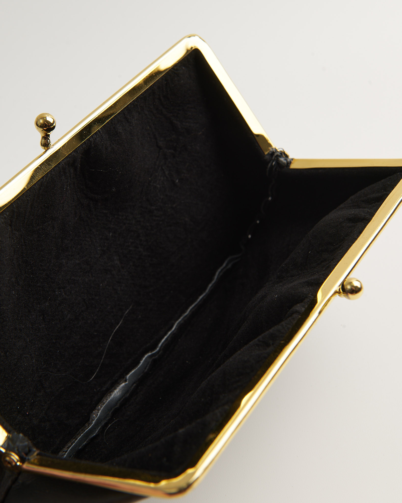 Миниатюрная сумка-клатч из кожи — изображение 4