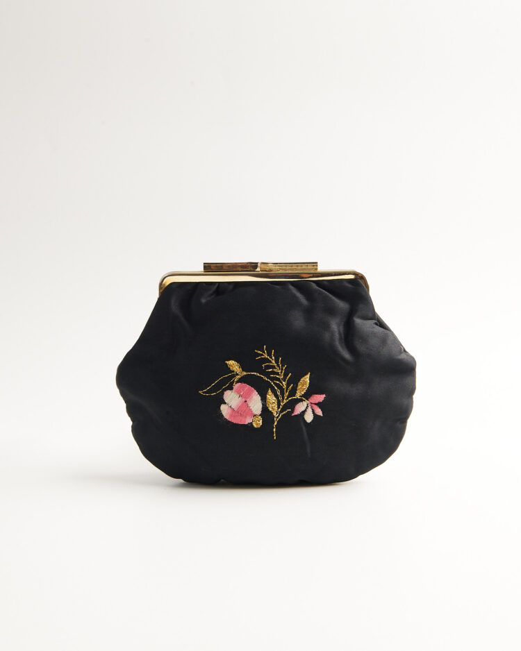 Винтажный сатиновый ридикюль с цветочной вышивкой