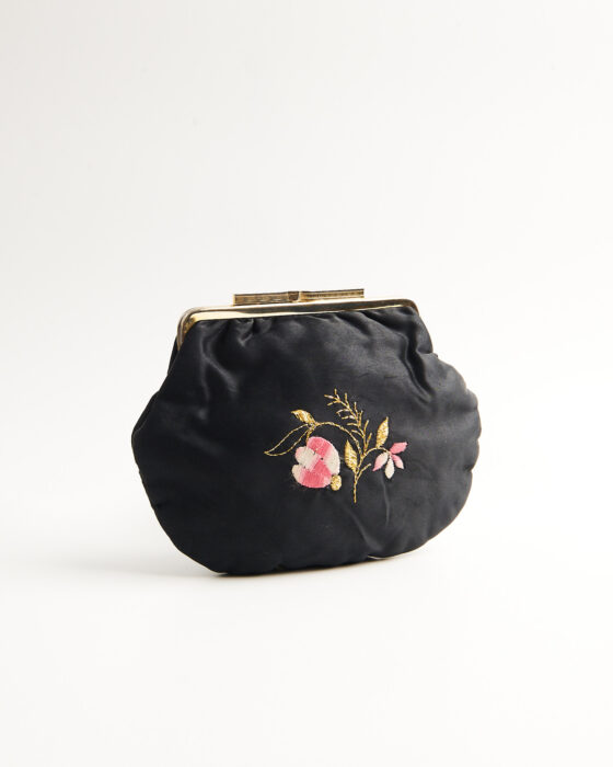 Сатиновый ридикюль с цветочной вышивкой — фото 2