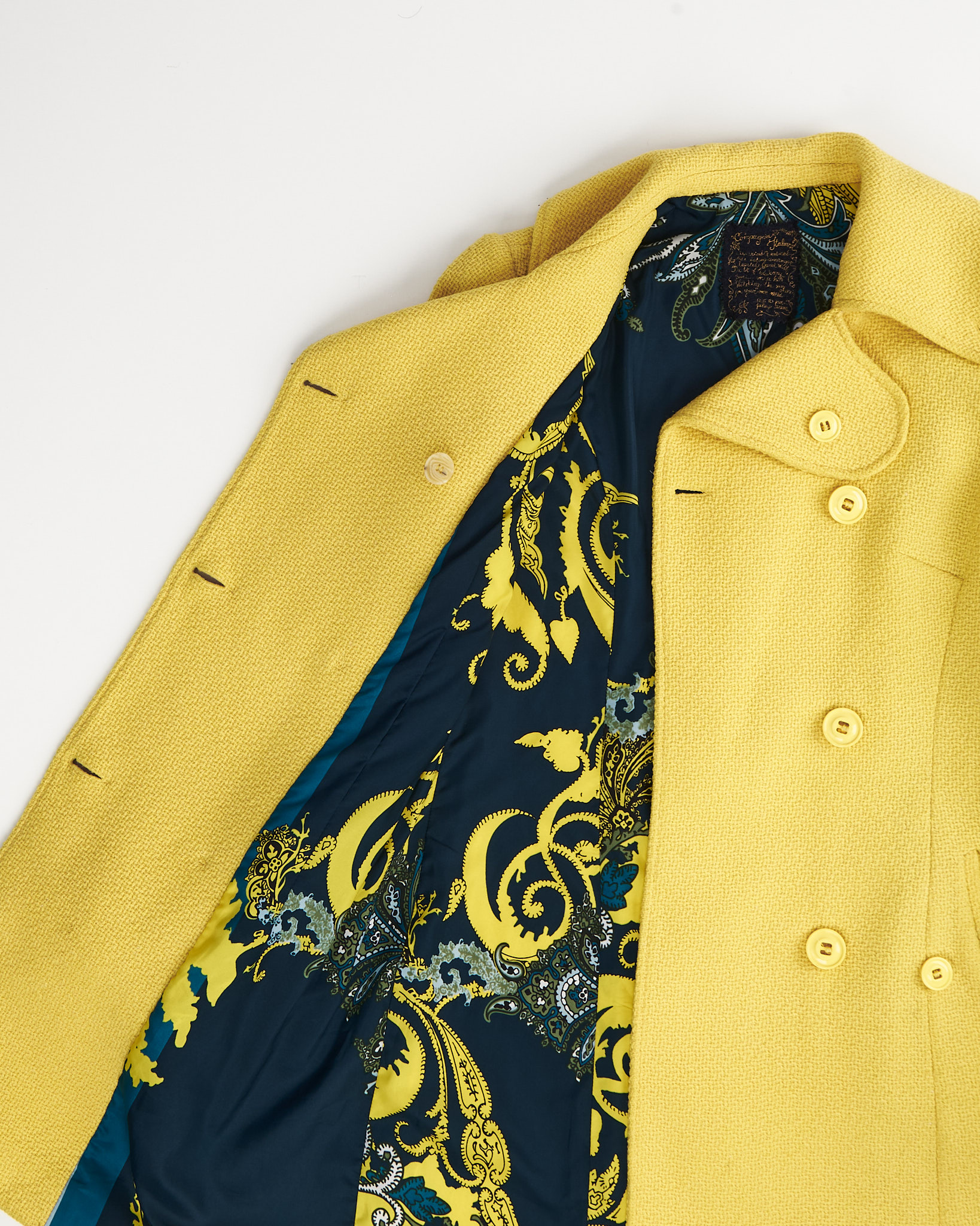 Яркое двубортное пальто из шерсти — изображение 5