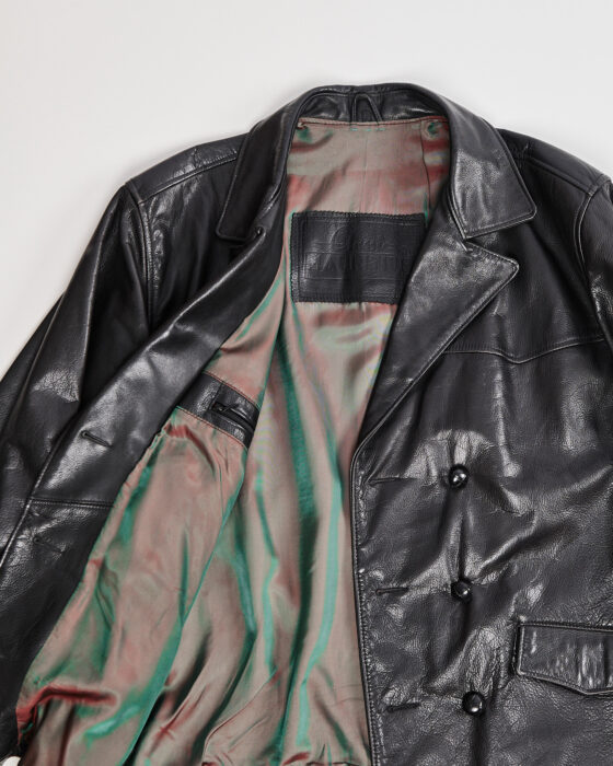 Кожаная двубортная куртка-пиджак — фото 4