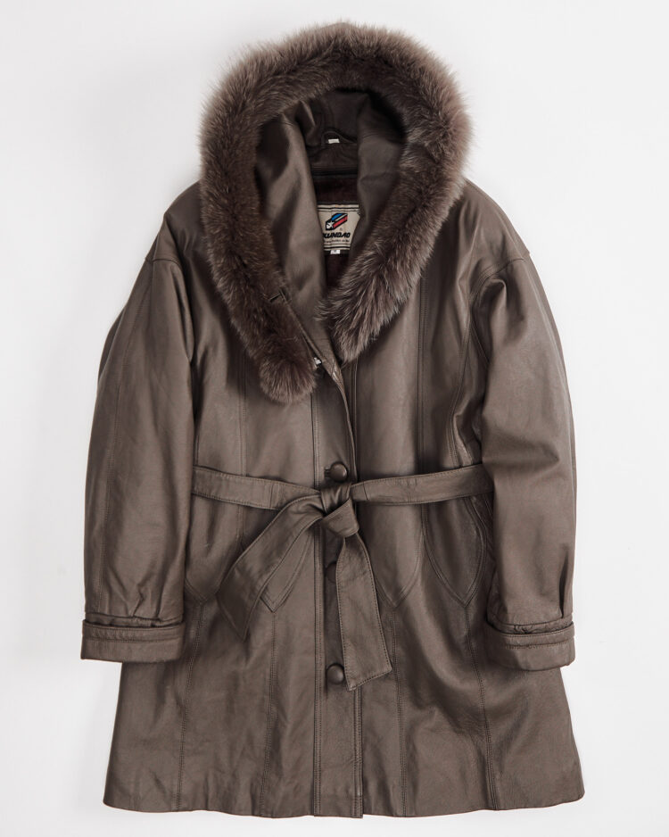 Кожаная парка с меховой отделкой
