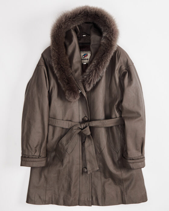 Утепленное кожаное пальто с капюшоном