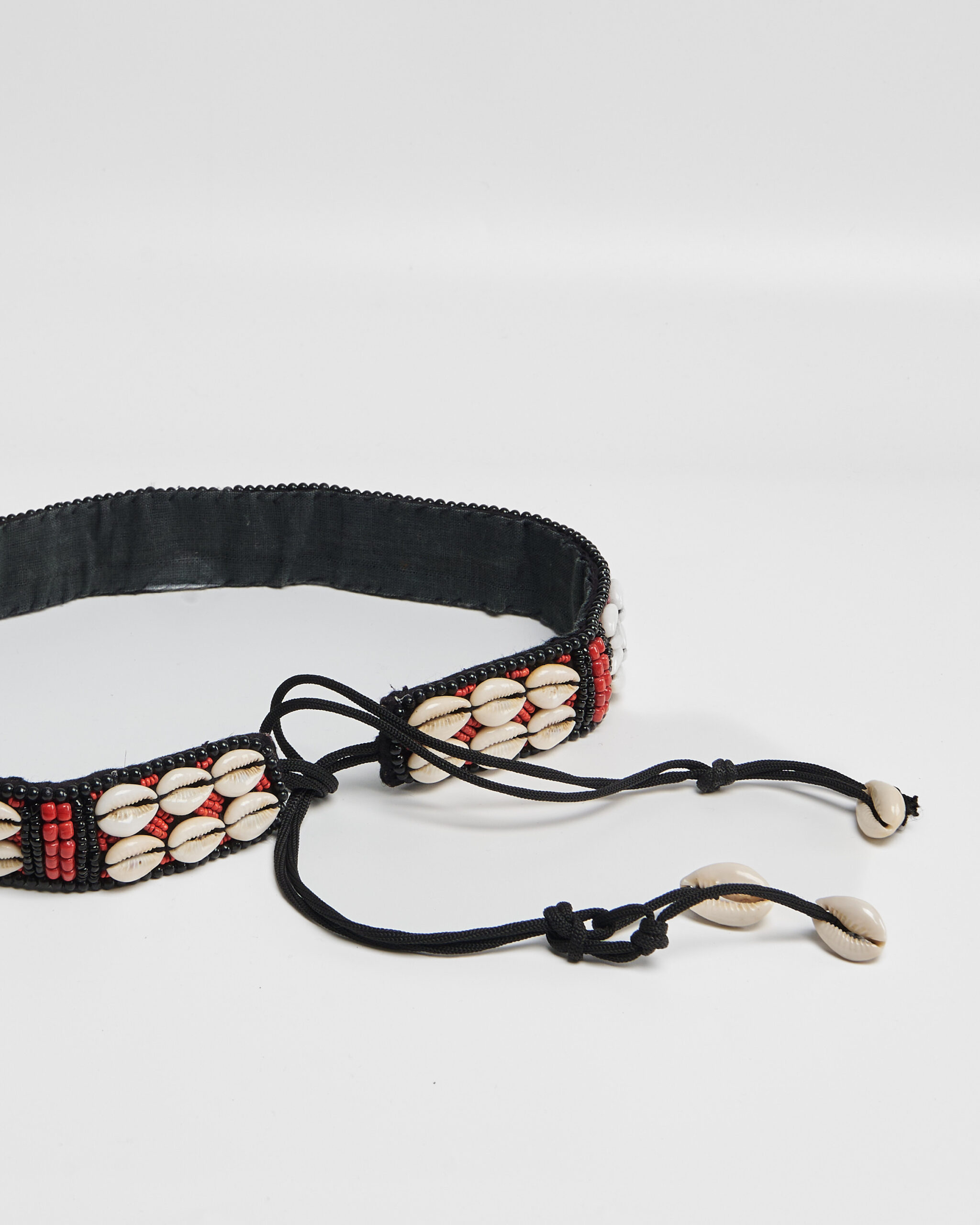 Ремень с ракушками каури — изображение 2