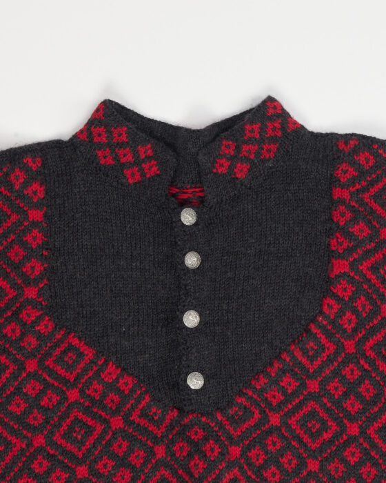 Вязаный свитер с орнаментом — фото 3