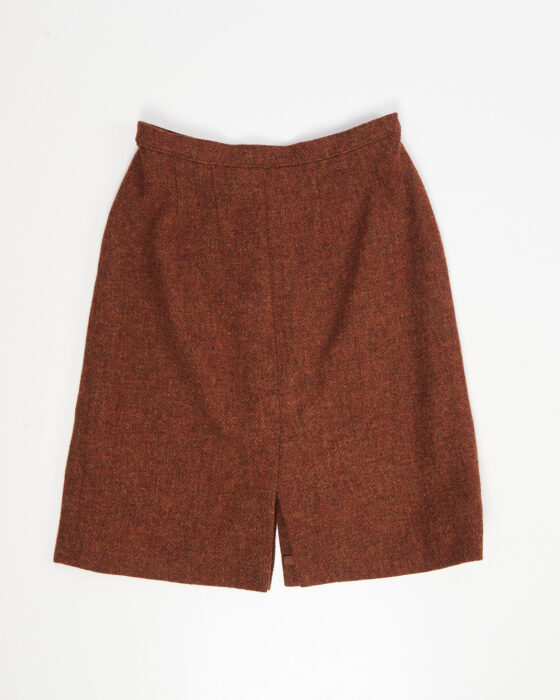 Твидовый костюм с отделкой натуральным мехом — фото 5