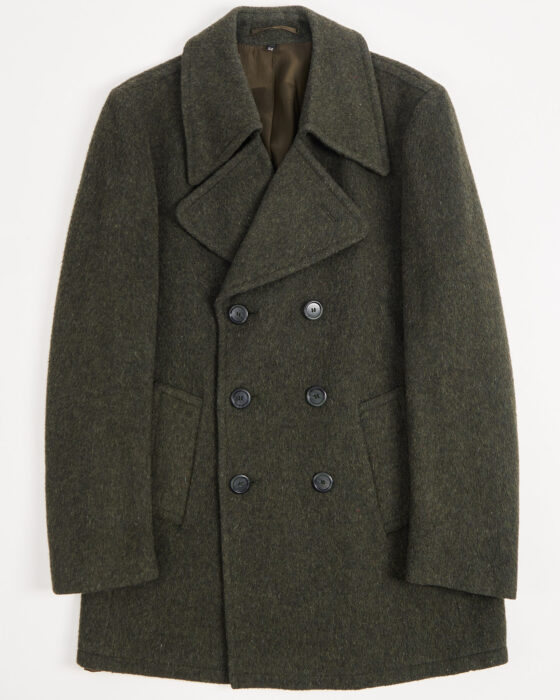 Двубортное пальто в классическом стиле