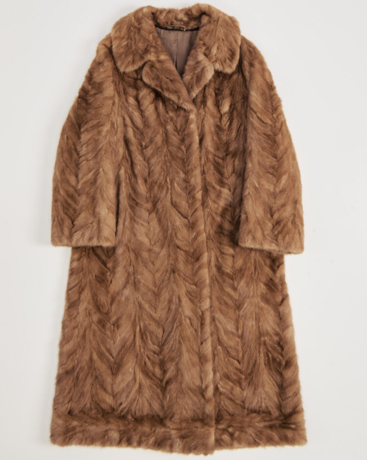 Шуба из натурального меха норки