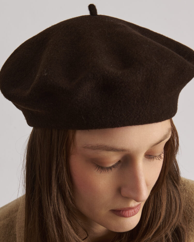 Берет из шерсти