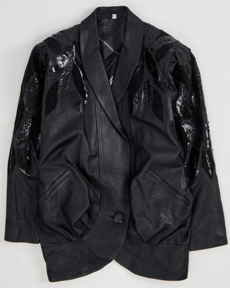 Винтажная кожаная куртка с декором