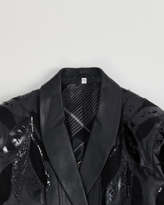 Винтажная кожаная куртка с декором — фото 3