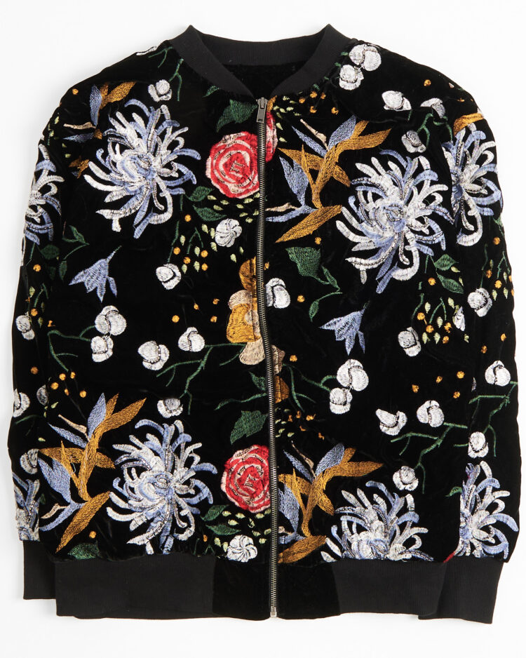 Бархатный бомбер с вышивкой