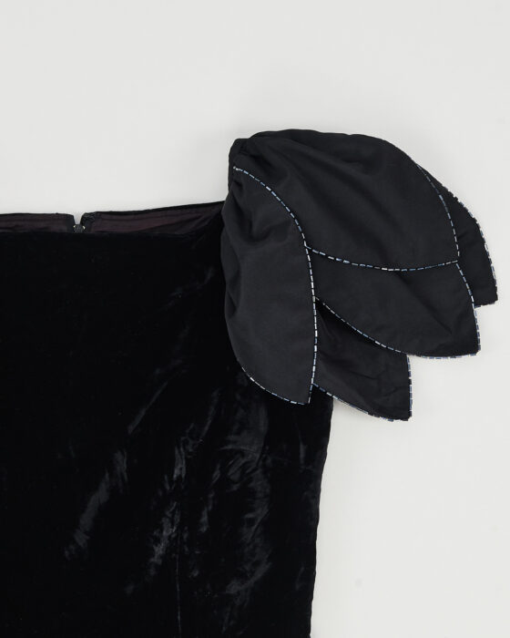 Бархатное платье с объемными плечами Lee Jordan — фото 3