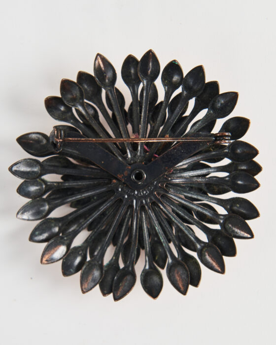 Брошь-цветок из металла — фото 3