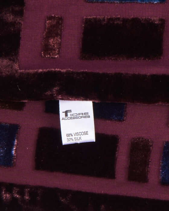 Бархатный шарф с геометрией — фото 4