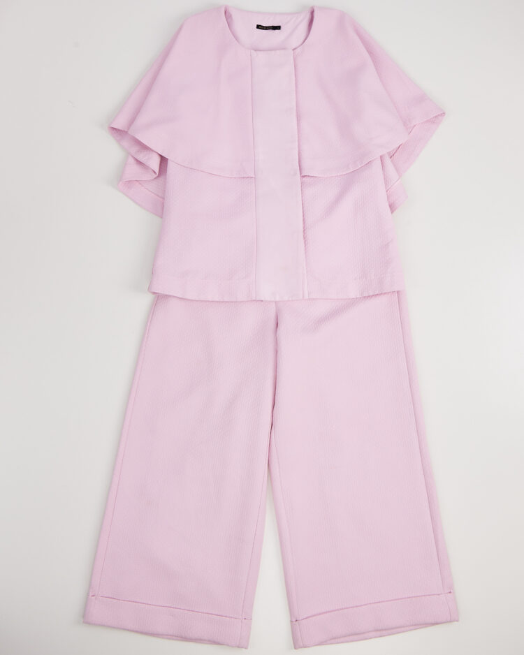 Костюм с накидкой